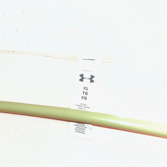 Under Armour women’s XL peach tank top - Picture 2 of 3